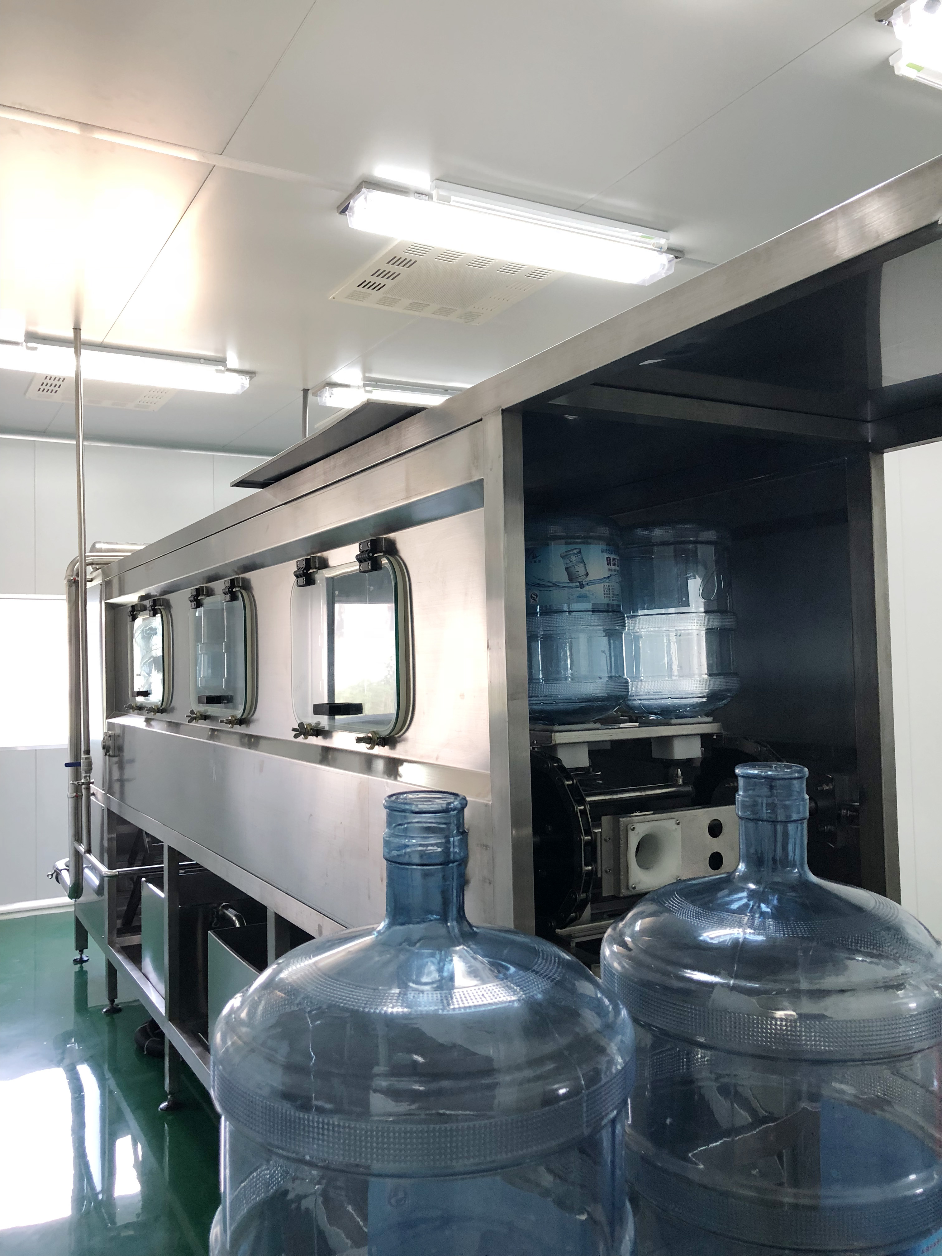 桶裝水設(shè)備 桶裝水設(shè)備