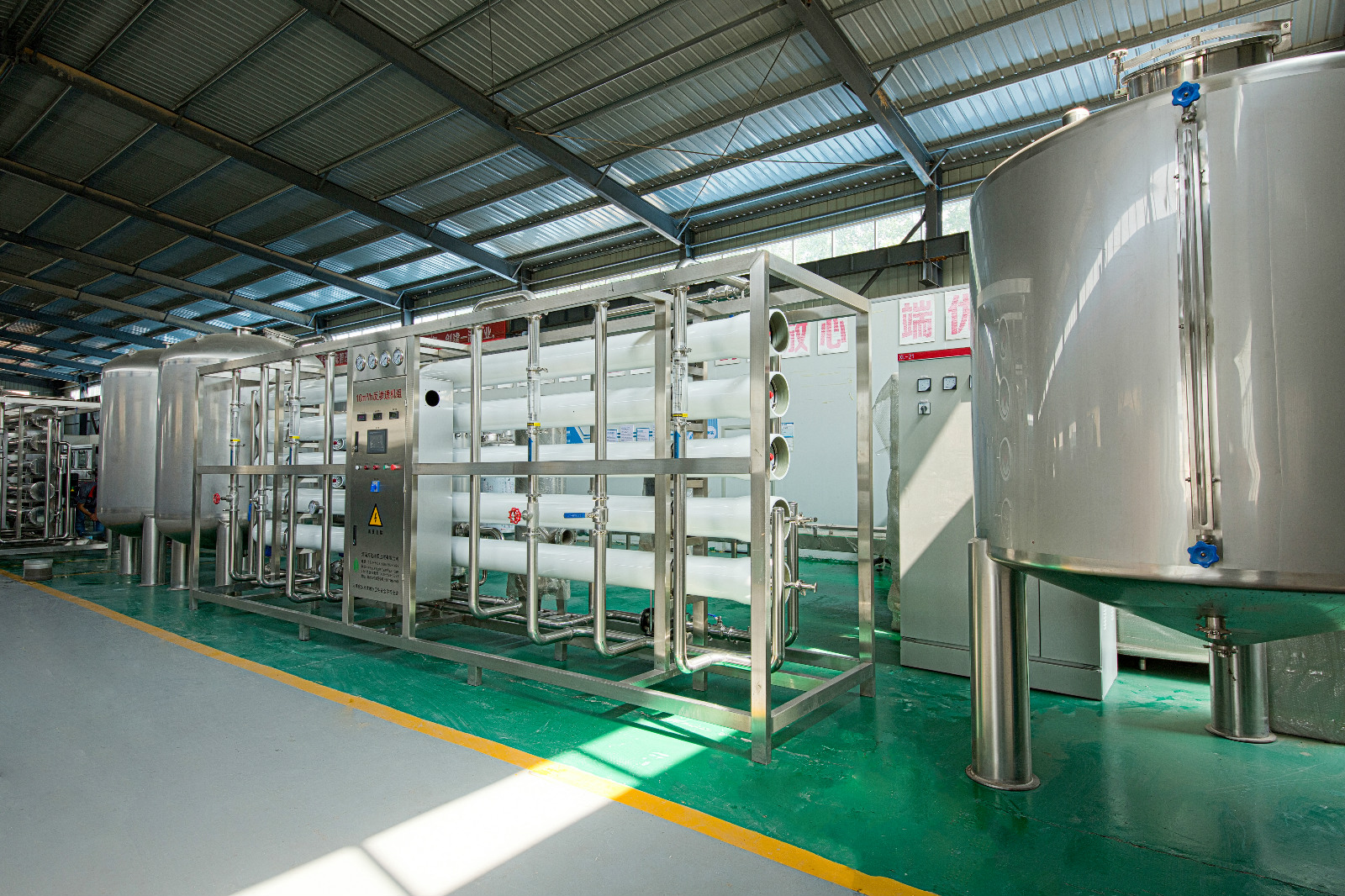 飲用純凈水設(shè)備 飲用純凈水設(shè)備